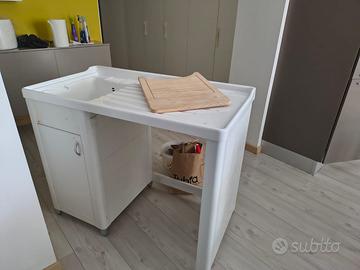 Mobiletto lavanderia