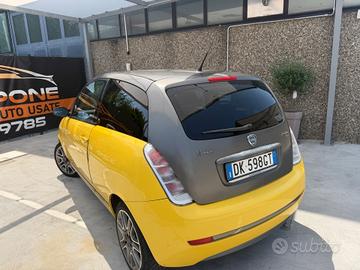 LANCIA YPSILON 1.3MTJ MOMO-DISING BICOLORE