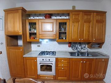 CUCINA LINEARE ANTA IN LEGNO USATA  m 3,40