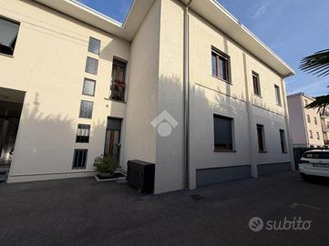 3 LOCALI A VERCURAGO