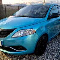 Lancia Ypsilon 1.0 Hybrid Ecochic