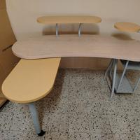 Scrivania sagomata con prolunga richiudibile