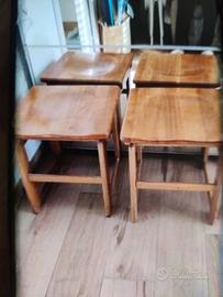 Sgabelli in legno