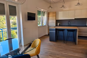 Isola d'elba a circa 200 mt dalla spiaggia CAVO