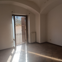 Appartamento mq80 non ammobiliato affittasu