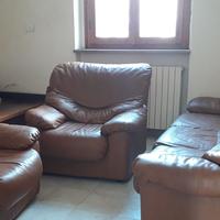 divano con 2 poltrone