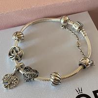 Bracciale Pandora con charms