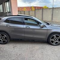 MERCEDES Classe GLA 200 d Automatic 4Matic Premium