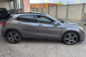 MERCEDES Classe GLA 200 d Automatic 4Matic Premium