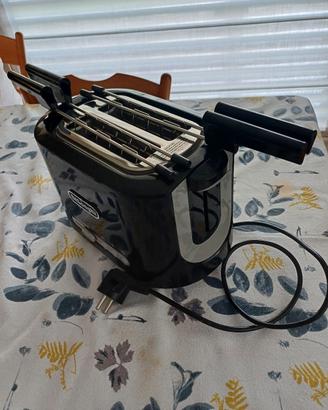 tostapane De Longhi CTE2303