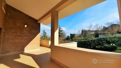 Villa Singola con Ampio Giardino