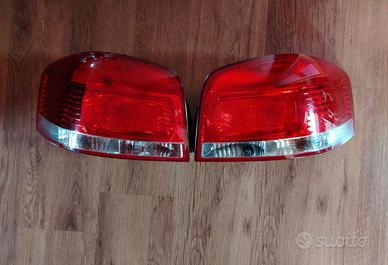 Coppia fanali audi a 3 8p. Tre porte.