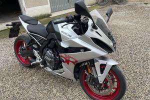 SUZUKI GSX8-R 2024