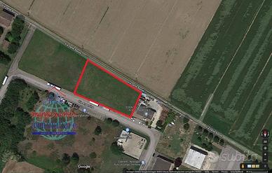 Terreno di 3200 m² a Cento