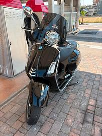 Vespa Piaggio 125 gts hpe 