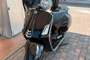 Vespa Piaggio 125 gts hpe 