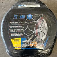 Catene da neve ancora imballate