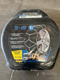 Catene da neve ancora imballate