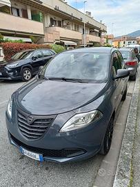 Lancia Y molto curata