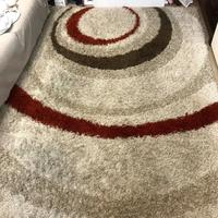 Tappeto grande a pelo lungo multicolore moderno