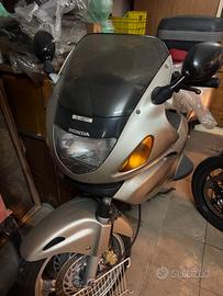 Honda Deauville 650 ABS