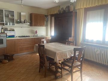 Ampio luminoso appartamento