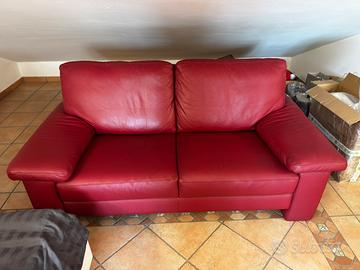 Divano in pelle solido perfetto