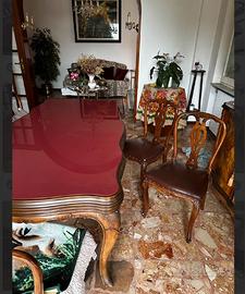 Tavolo da pranzo in stile Chippendale e sedie