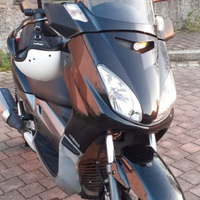 Yamaha X-Max 250