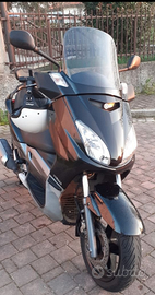 Yamaha X-Max 250