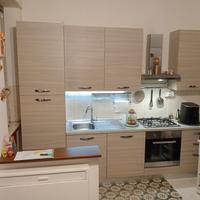 cucina completa di elettrodomestici Indesit