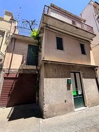 Casa a Bronte: Indipendenza e Comodità nel c