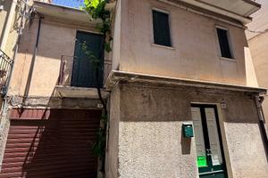 Casa a Bronte: Indipendenza e Comodità nel c
