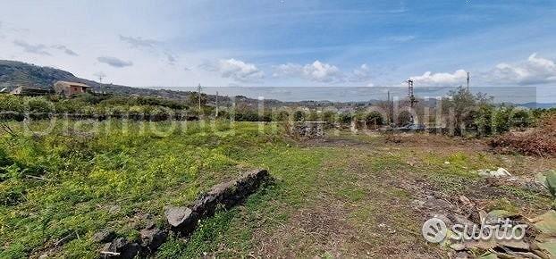 Terreno pianeggiante 6.500 mq con fabbricati - Vista 5