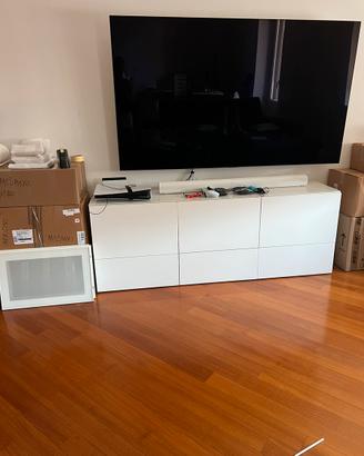 Mobile IKEA con ante di riserva