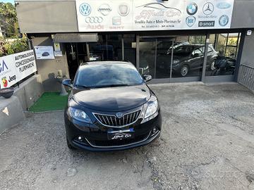 Lancia Ypsilon 1.0 FireFly 5 porte S&S Hybrid Gold