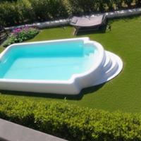 Piscine seminterrate in vetroresina 