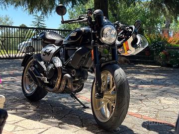 Ducati scrambler cafe racer