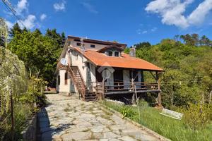 VILLA SINGOLA A PONZONE