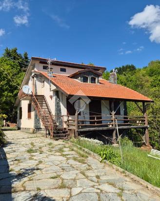 VILLA SINGOLA A PONZONE