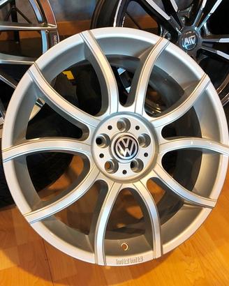 Kit 4 cerchi MOMO 18 VW Polo T-Cross Taigo Bora