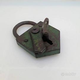 Vecchio lucchetto ferro