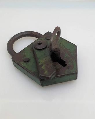 Vecchio lucchetto ferro