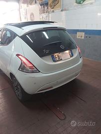 LANCIA YPSILON 1.2 GPL ECO CHIC - PLATINO