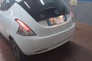 LANCIA YPSILON 1.2 GPL ECO CHIC - PLATINO