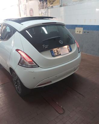 LANCIA YPSILON 1.2 GPL ECO CHIC - PLATINO