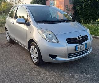 Toyota Yaris 1.0 3 porte Sol