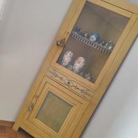 Angoliere vetrinette dipinte a mano