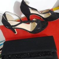 Borsa e scarpe nere da cerimonia