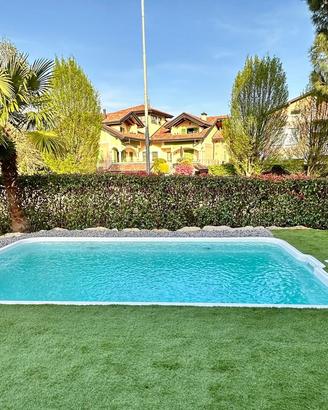 Piscina in vetroresina m. 8,10 x m. 3,65 h. 150 cm